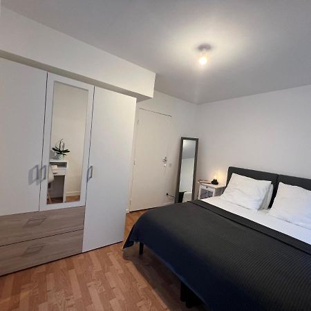 Entire Apartment With Terrace Paris Luaran gambar