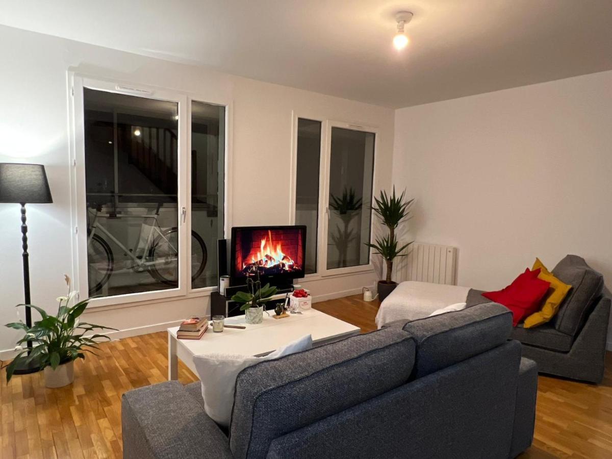 Entire Apartment With Terrace Paris Luaran gambar