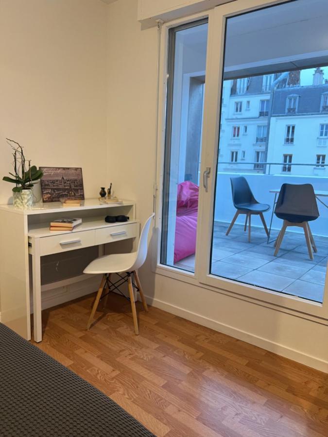 Entire Apartment With Terrace Paris Luaran gambar
