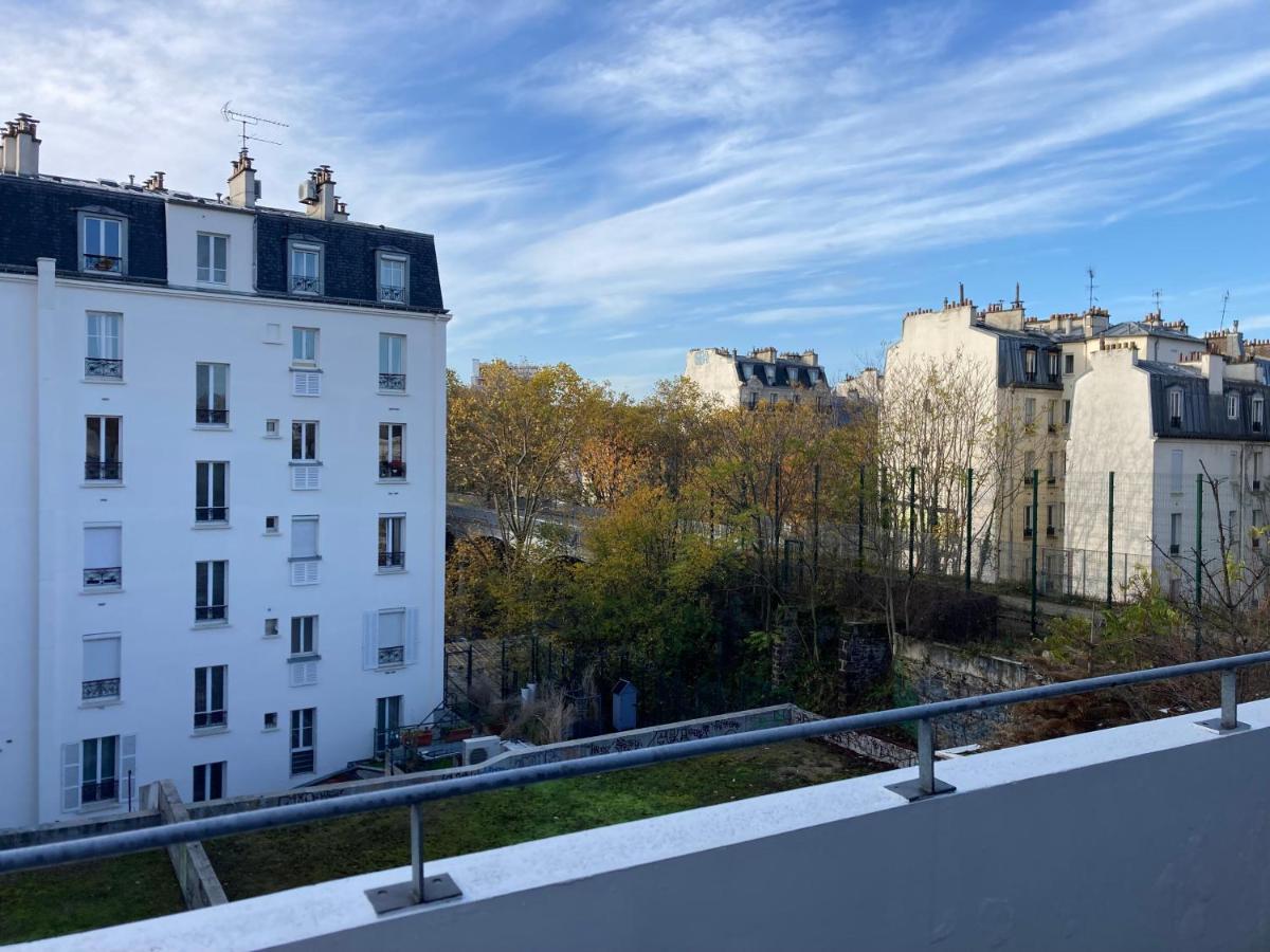 Entire Apartment With Terrace Paris Luaran gambar