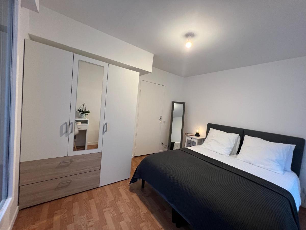 Entire Apartment With Terrace Paris Luaran gambar