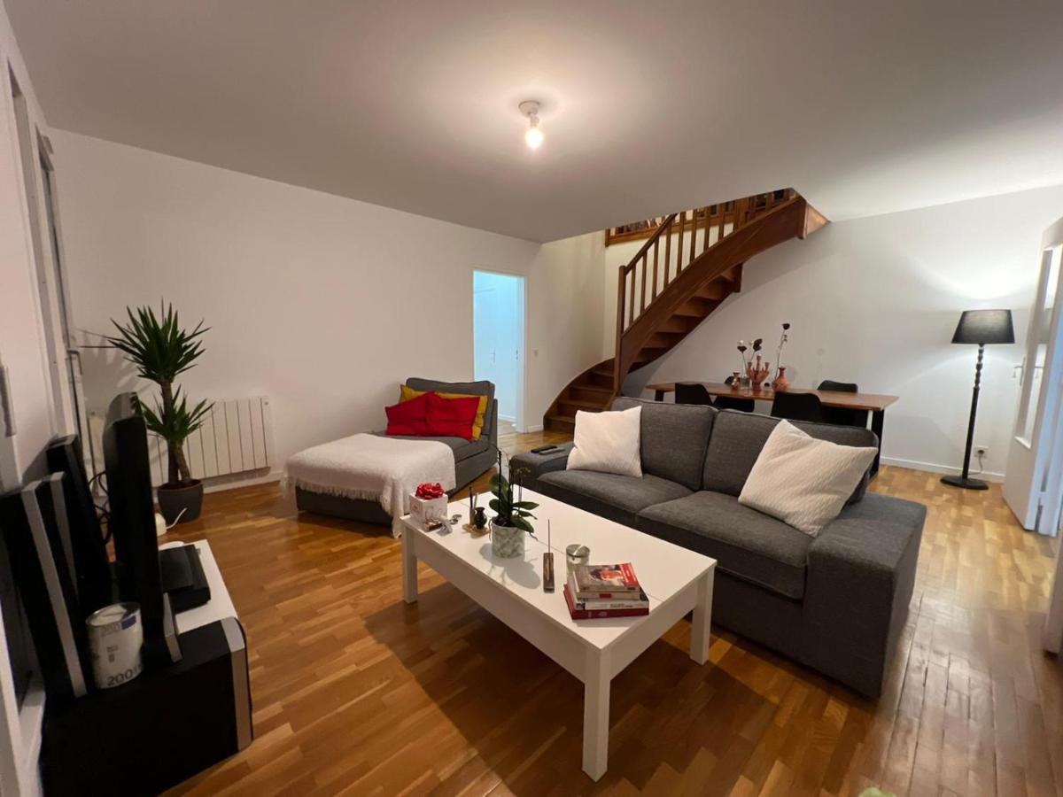 Entire Apartment With Terrace Paris Luaran gambar