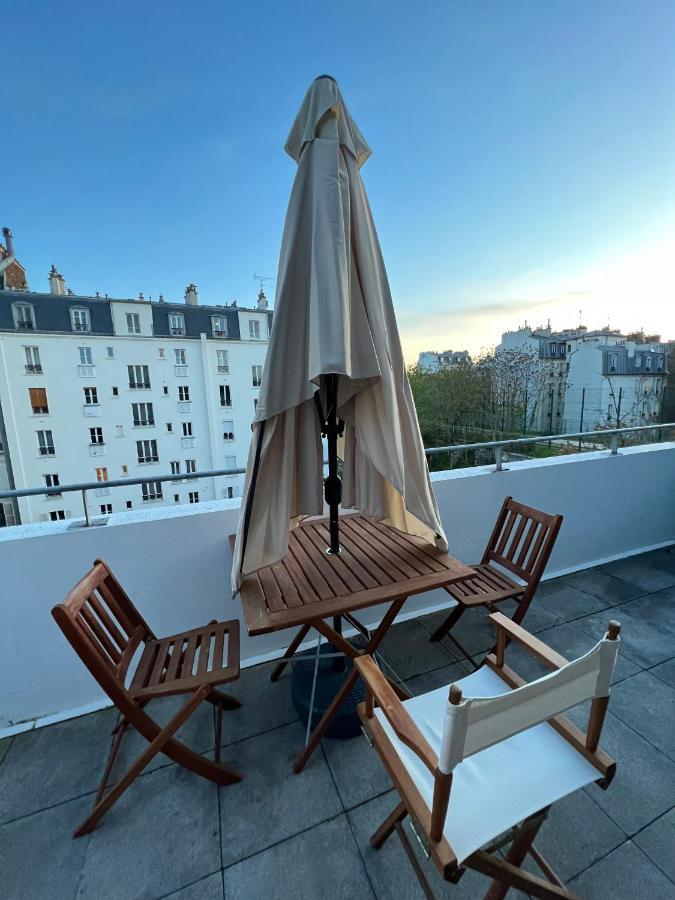 Entire Apartment With Terrace Paris Luaran gambar